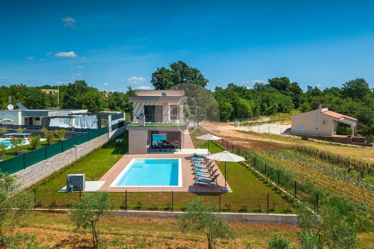 Photo of A villa in central Istria in a quiet village with a heated pool and 5 bedrooms!