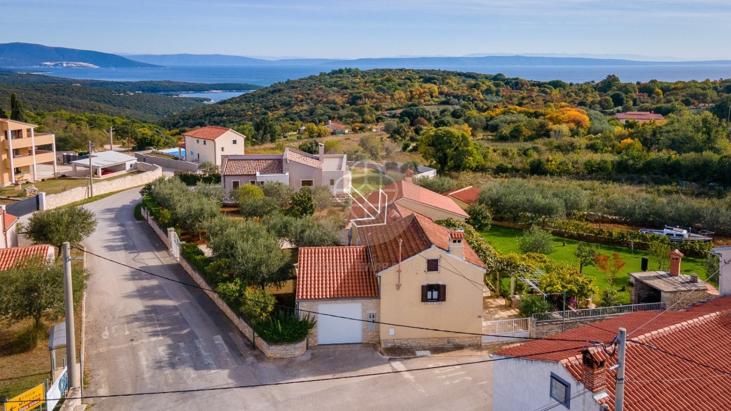 Photo of Charming renovated stone house with extensions and sea views *Location*