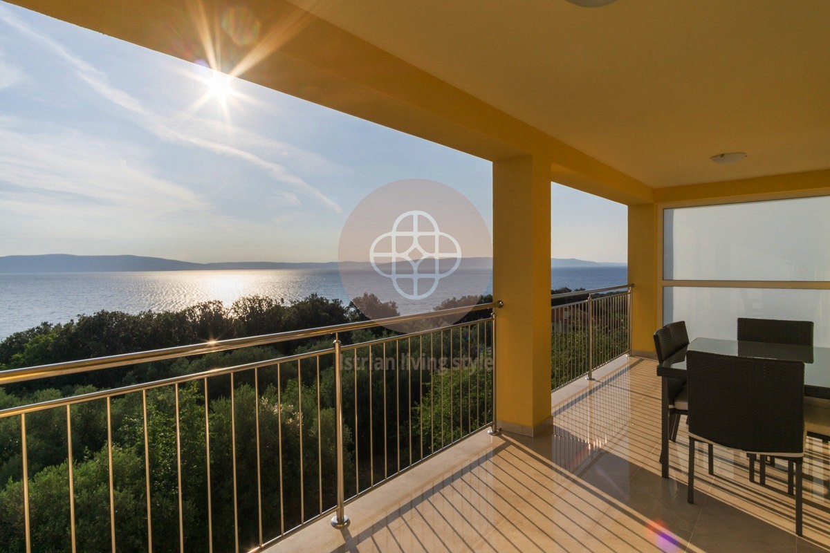 Photo of Apartment house 750 m from the sea, 6 apartments with 4*! ISTRIA - Ravni