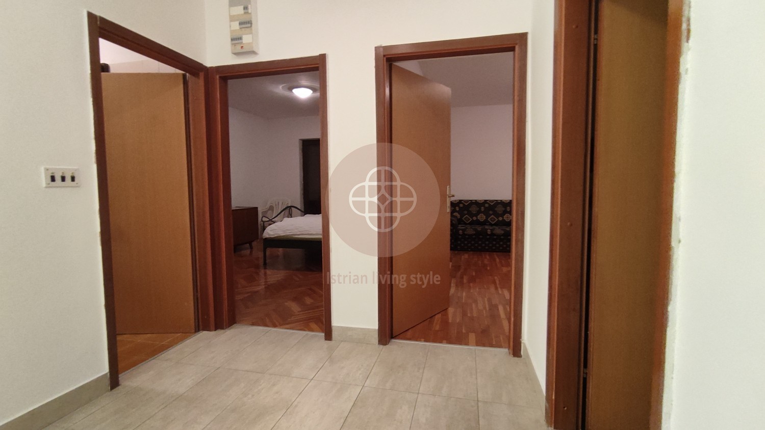 Photo of Semi-detached house with sea view # 2 apartments + basement # Istria