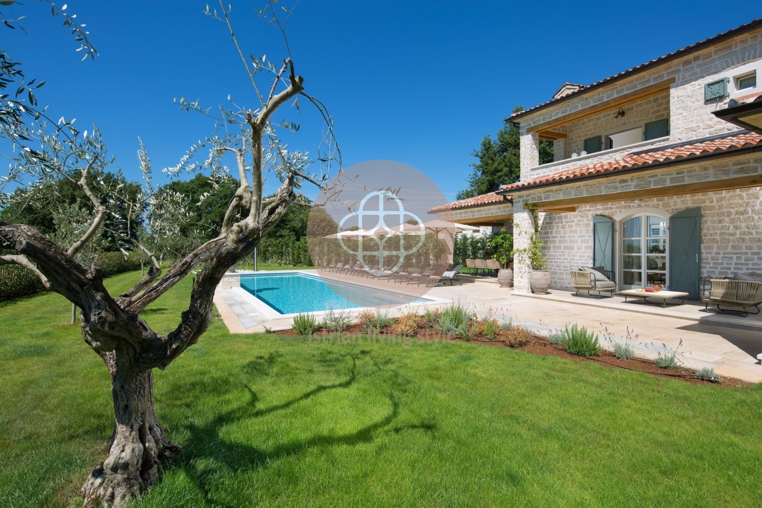 Photo of Exclusive villa with swimming pool and sports fields