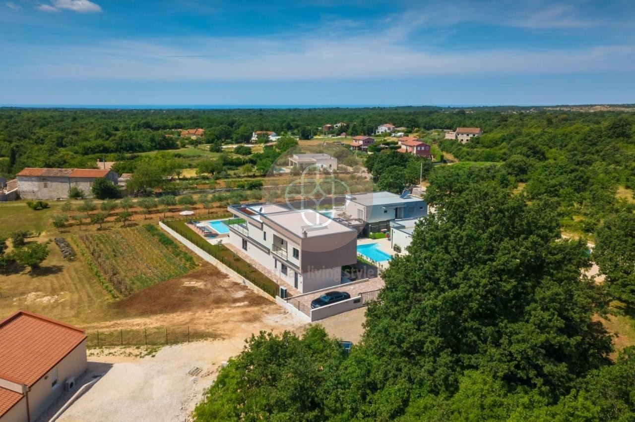 Photo of A villa in central Istria in a quiet village with a heated pool and 5 bedrooms!