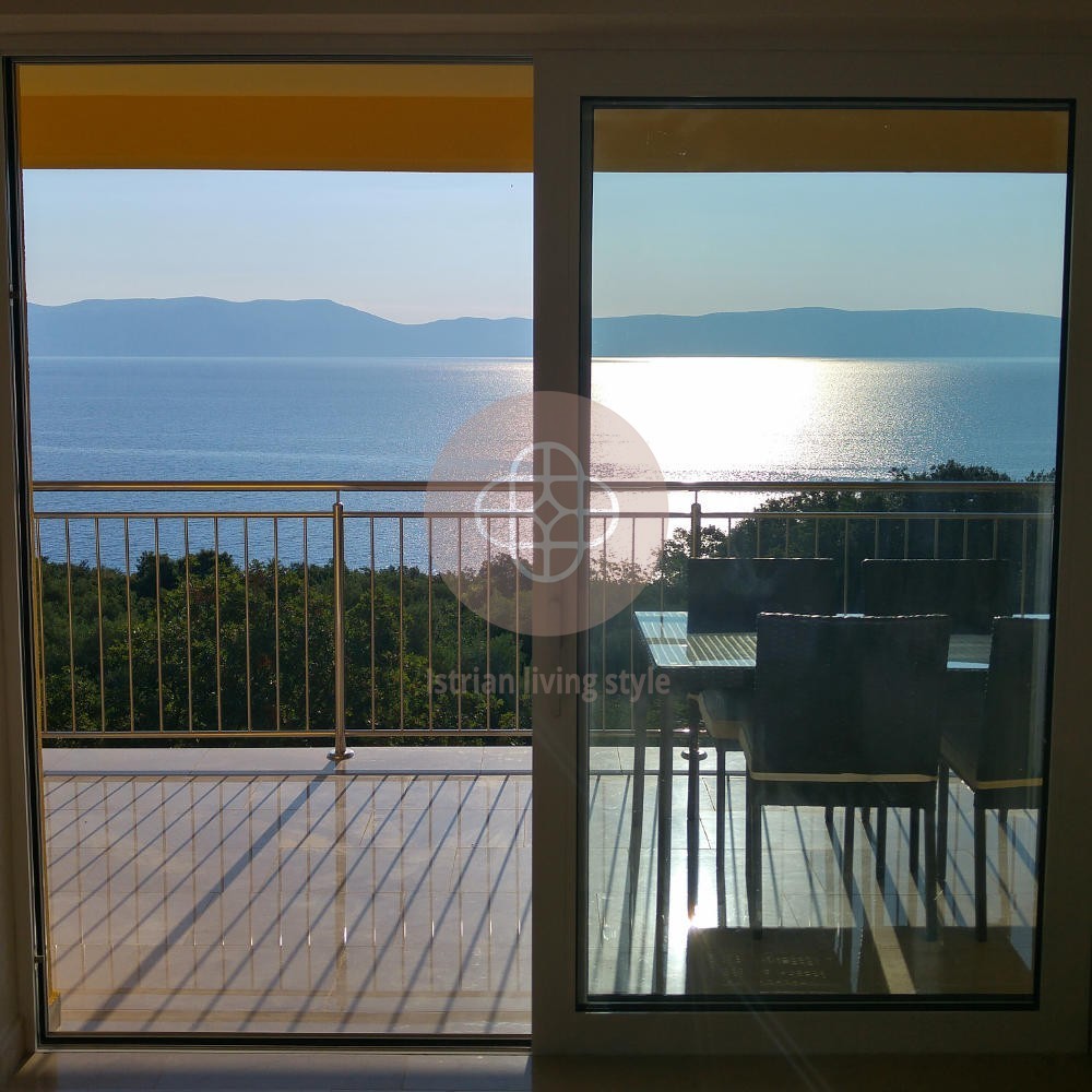 Photo of Apartment house 750 m from the sea, 6 apartments with 4*! ISTRIA - Ravni