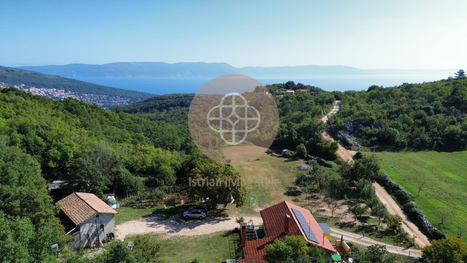 House in a secluded location near Labin with seaview and a large plot of land! Accommodation in Labin