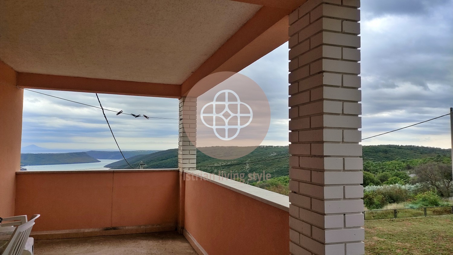 Photo of House in a row with a unique view of the sea!