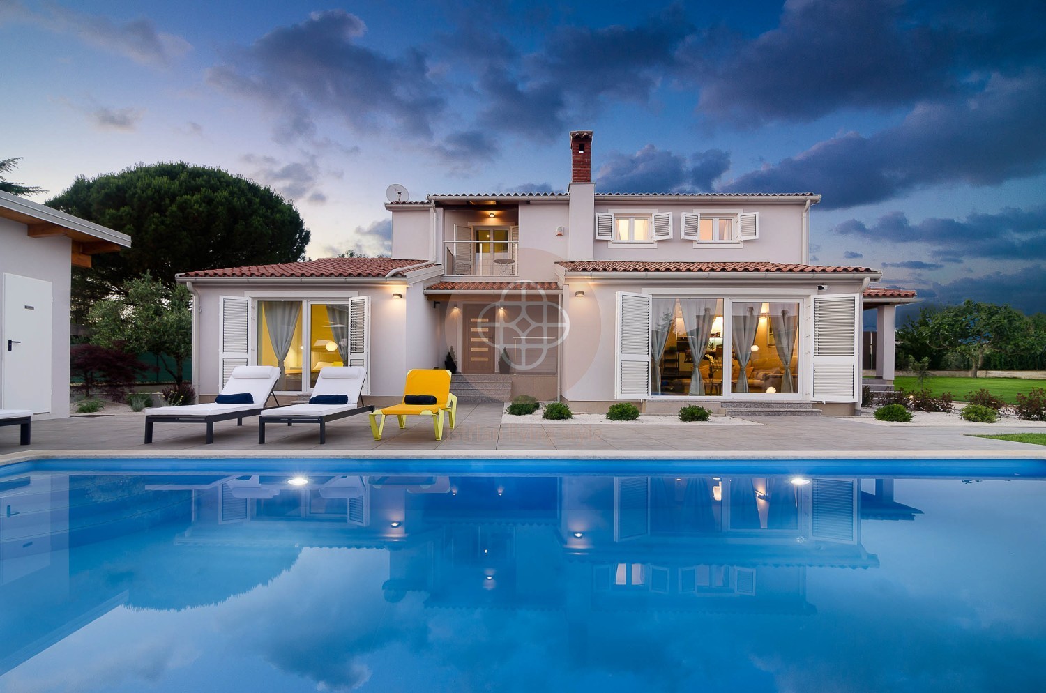 Photo of A spacious villa a few minutes from the sea with a large pool!