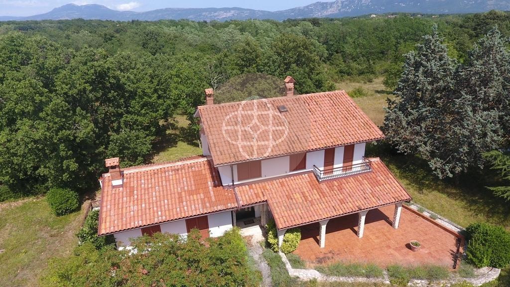 Photo of Rustic detached house with a spacious garden, a barn and a wine cellar