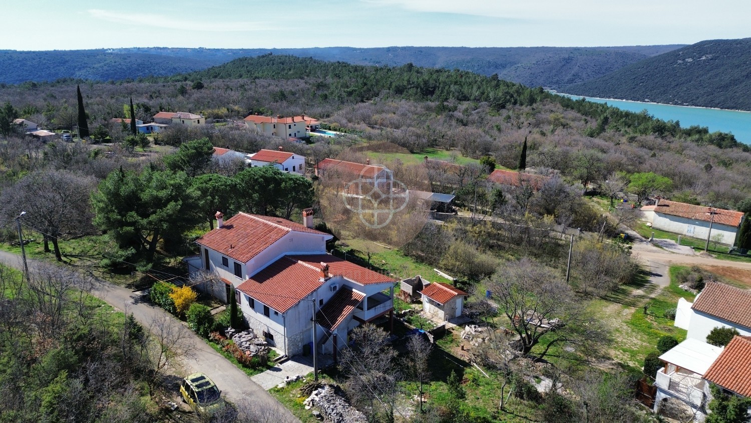 Photo of Semi-detached house with sea view # 2 apartments + basement # Istria