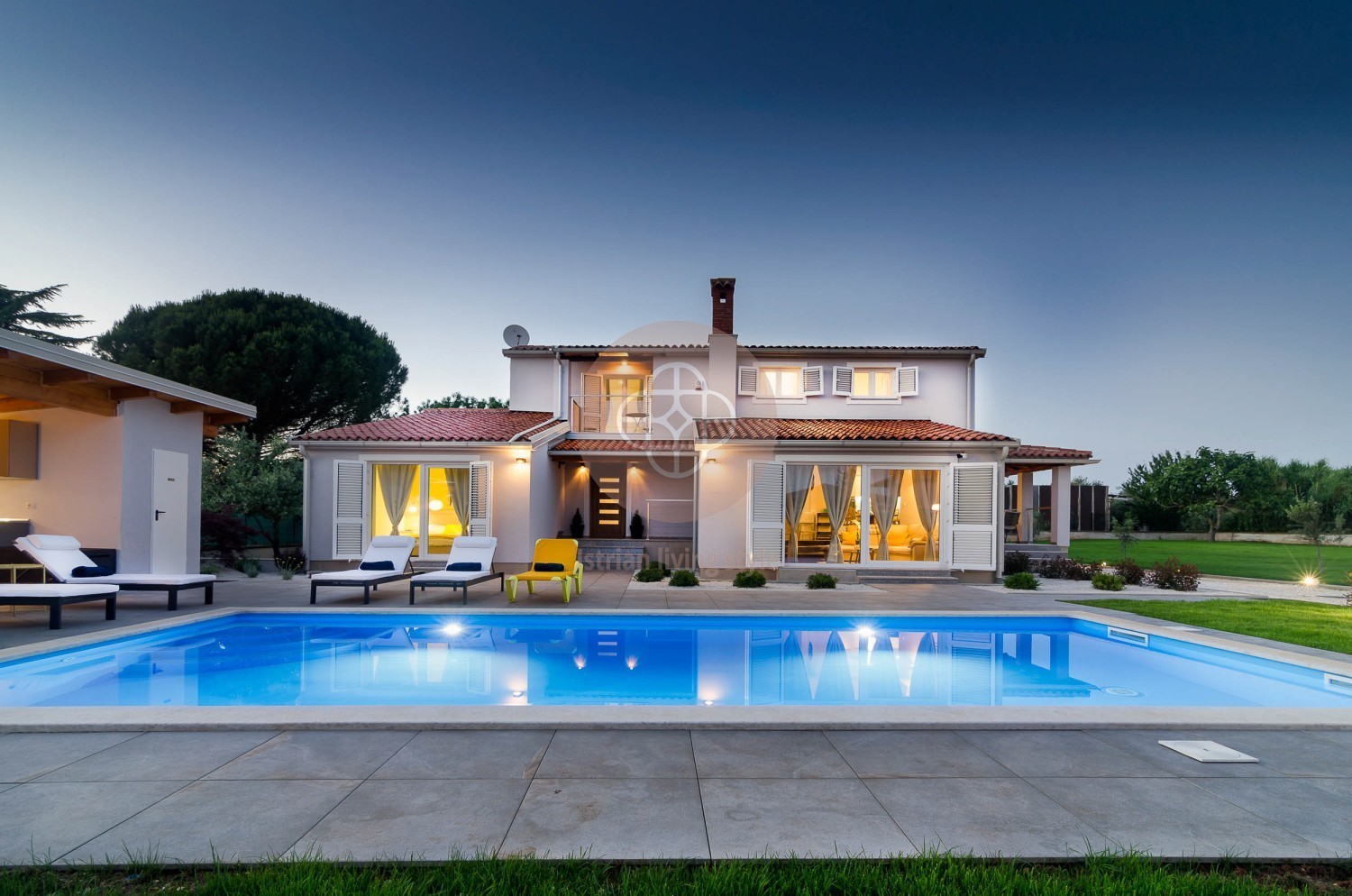 Photo of A spacious villa a few minutes from the sea with a large pool!