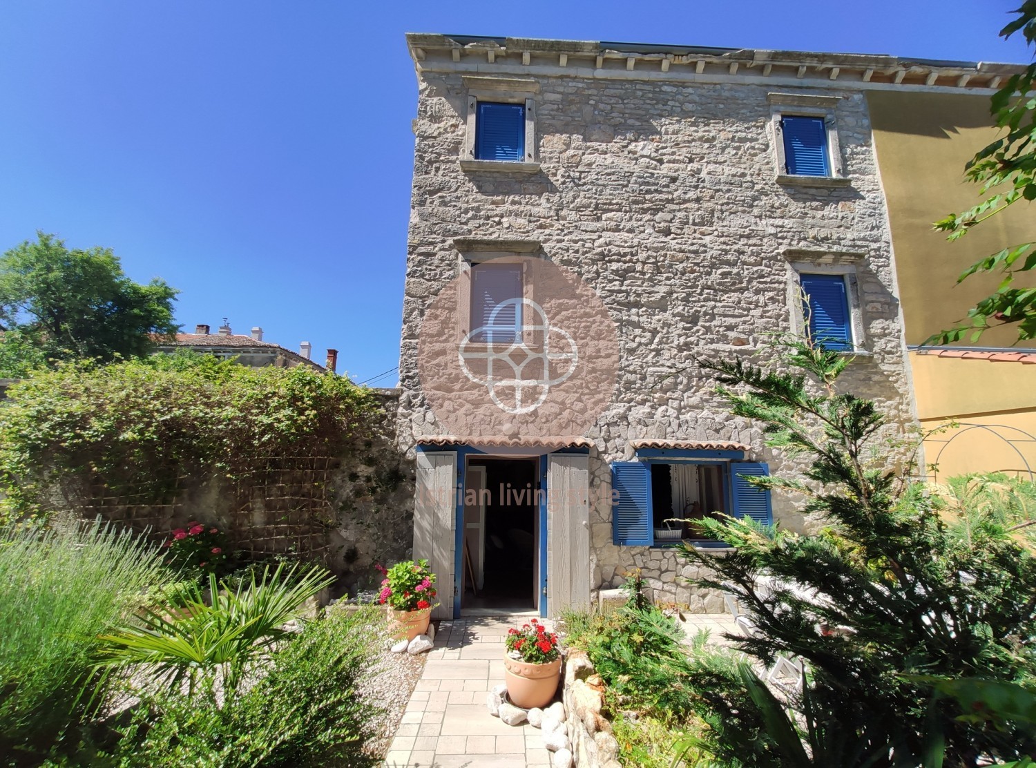 Photo of Fancy traditional artist house in exposed location *stone house*