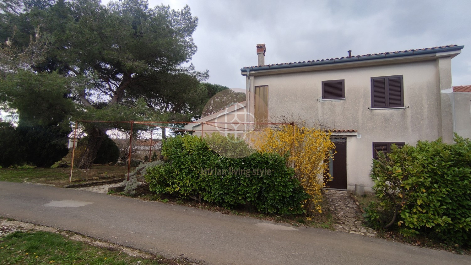 Photo of Semi-detached house with sea view # 2 apartments + basement # Istria