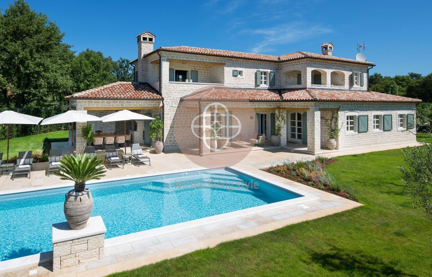 Photo of Exclusive villa with swimming pool and sports fields