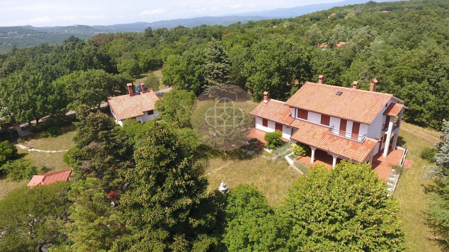 Photo of Rustic detached house with a spacious garden, a barn and a wine cellar