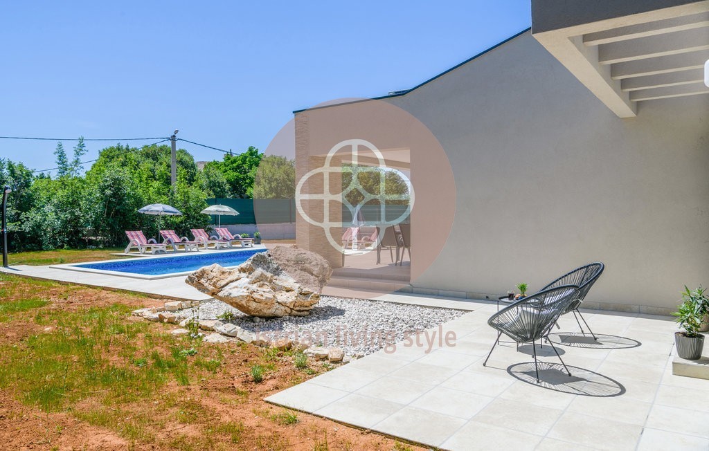 Photo of Beautiful one-story house with swimming pool near the sea, Istria - surroundings of the town of Labin.