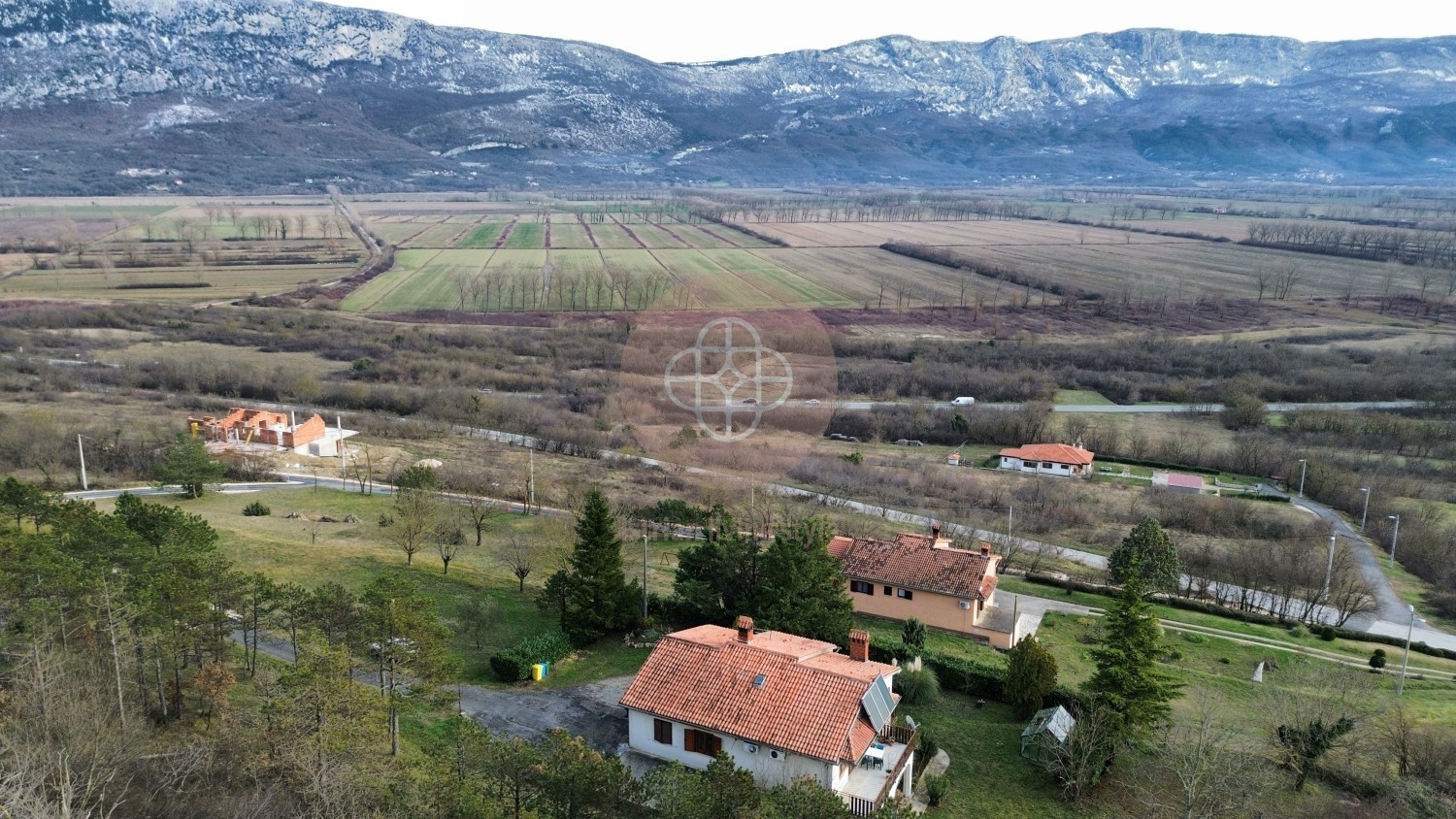 Photo of Residential house with 2 residential units and additional building plot in sunny location