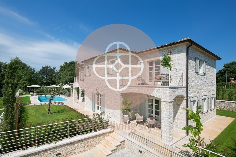 Luxuriously furnished stone villa with swimming pool and sports park Accommodation in Kanfanar