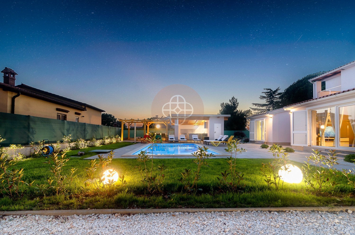 Photo of A spacious villa a few minutes from the sea with a large pool!