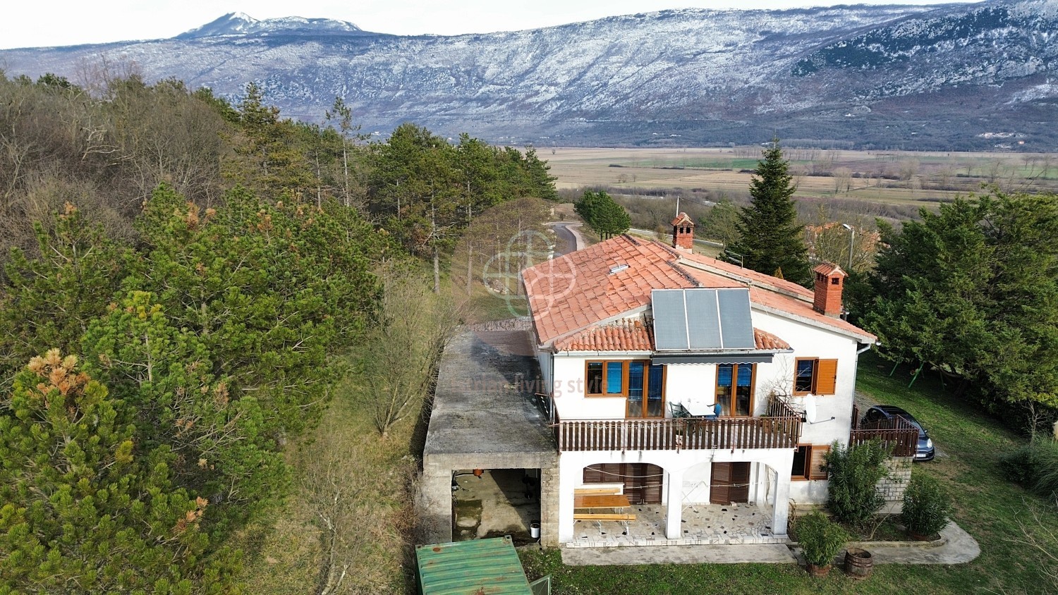 Photo of Residential house with 2 residential units and additional building plot in sunny location