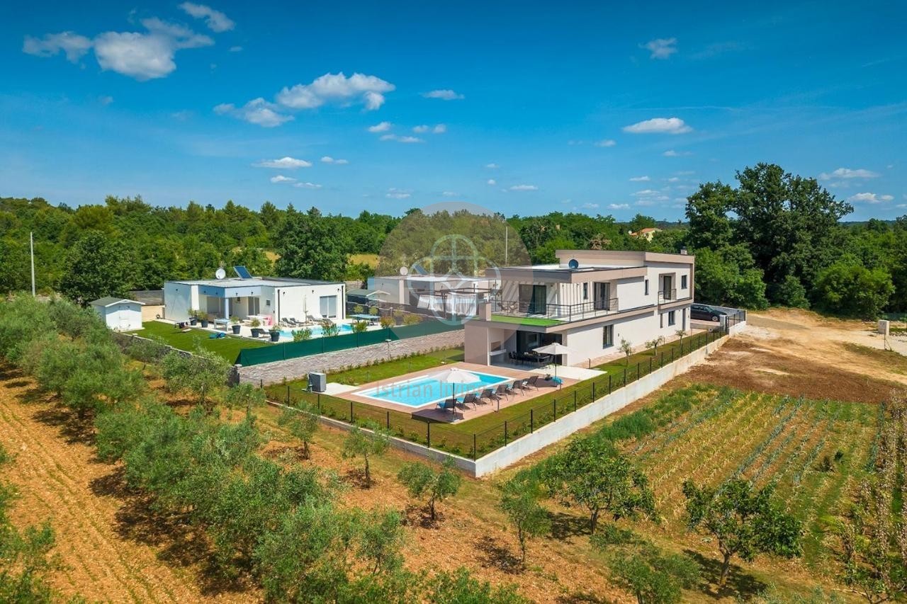 Photo of A villa in central Istria in a quiet village with a heated pool and 5 bedrooms!