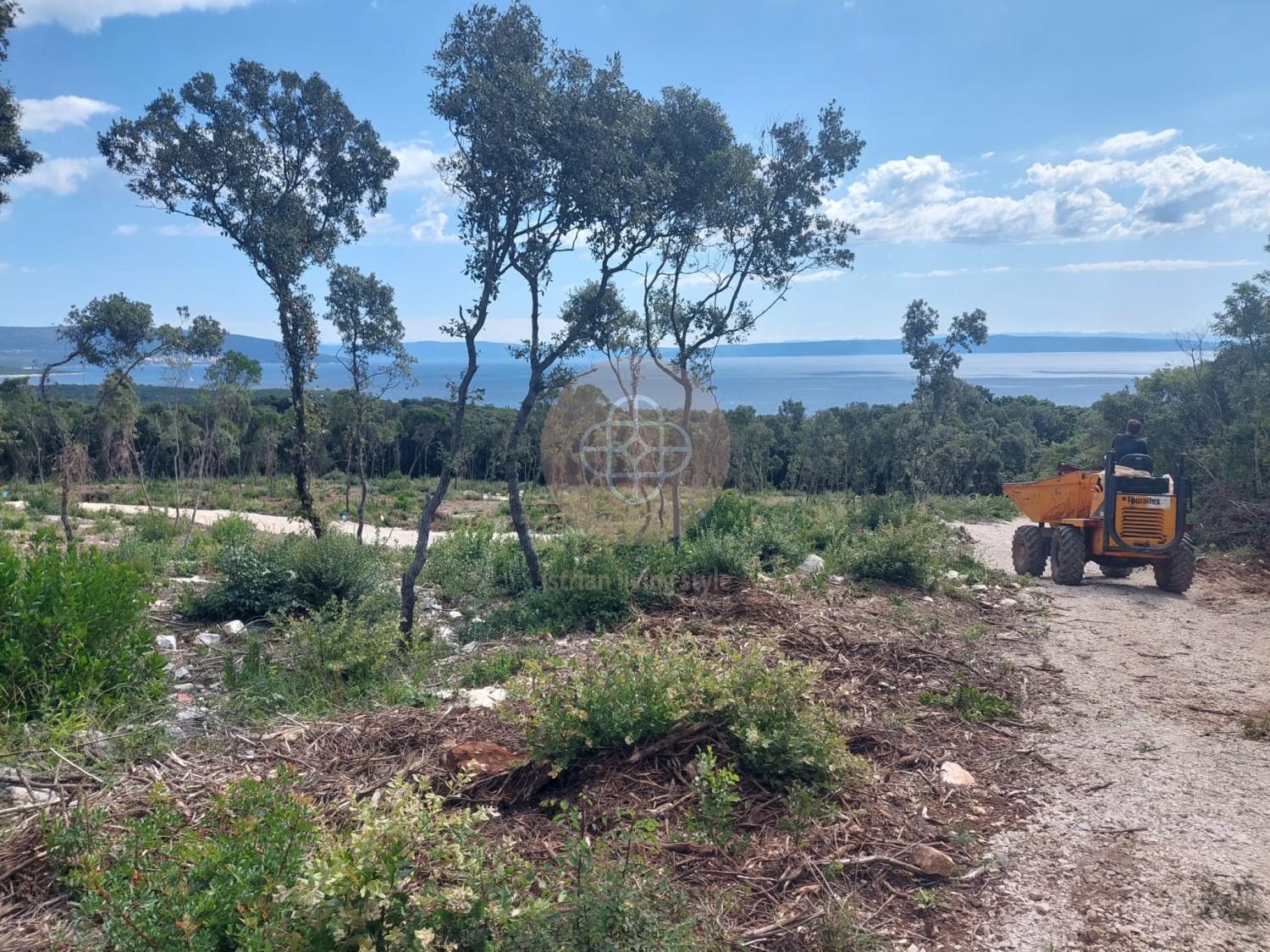 Photo of Charming renovated stone house with extensions and sea views *Location*