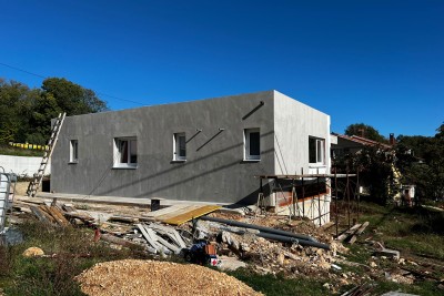 Elegantni prizemni bungalov u završnoj fazi gradnje – planirani završetak 05/2026. TOP ponuda!