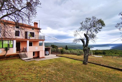 Zauberhaftes Reihenendhaus mit Meerblick